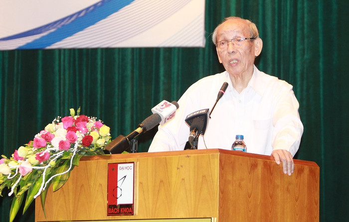 Theo Giáo sư Trần Hồng Quân, với nền giáo dục của nhân dân thì yếu tố mở tự nhiên trở thành một yếu tố không thể thiếu. (Ảnh: Thùy Linh) Theo Giáo sư Trần Hồng Quân, với nền giáo dục của nhân dân thì yếu tố mở tự nhiên trở thành một yếu tố không thể thiếu. (Ảnh: Thùy Linh)