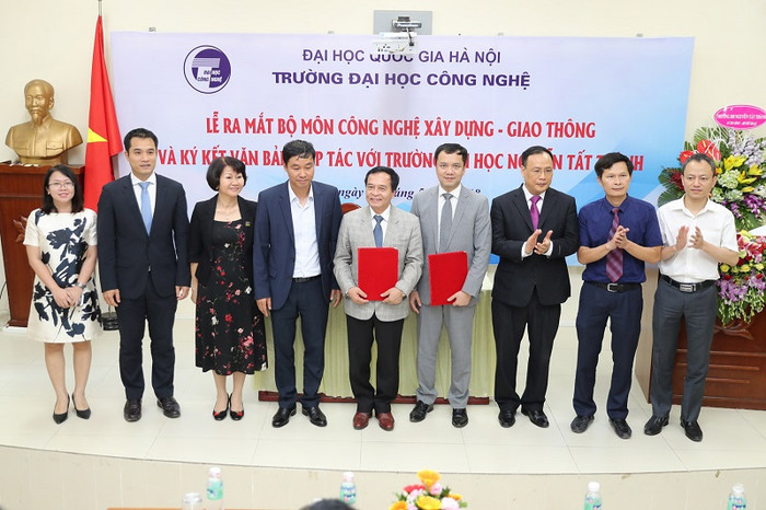 Ngày 25/05/2018, Trường Đại học Công nghệ (Đại học Quốc gia Hà Nội) tổ chức Lễ ra mắt Bộ môn Công nghệ Xây dựng – Giao thông. (Ảnh: Tuyết Nga) Ngày 25/05/2018, Trường Đại học Công nghệ (Đại học Quốc gia Hà Nội) tổ chức Lễ ra mắt Bộ môn Công nghệ Xây dựng – Giao thông. (Ảnh: Tuyết Nga)