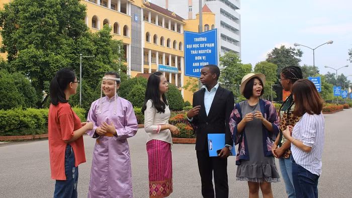 Khoa giáo dục tiểu học (Đại học sư phạm Thái Nguyên) có mời giáo viên tiểu học có trình độ thạc sĩ, kinh nghiệm nghề nghiệp tham gia giảng dạy thực hành các môn học trong chương trình đào tạo (Ảnh minh họa: Nhà trường cung cấp) Khoa giáo dục tiểu học (Đại học sư phạm Thái Nguyên) có mời giáo viên tiểu học có trình độ thạc sĩ, kinh nghiệm nghề nghiệp tham gia giảng dạy thực hành các môn học trong chương trình đào tạo (Ảnh minh họa: Nhà trường cung cấp)