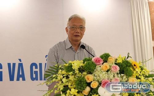 Thầy Nguyễn Tùng Lâm cho rằng: "Hiện tồn tại tư duy quản lý các trường tư thục mang tính ban ơn" - ảnh Lại Cường. Thầy Nguyễn Tùng Lâm cho rằng: "Hiện tồn tại tư duy quản lý các trường tư thục mang tính ban ơn" - ảnh Lại Cường.
