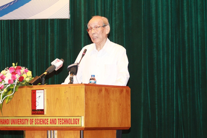 Giáo sư Trần Hồng Quân - Chủ tịch Hiệp hội Các trường đại học, cao đẳng Việt Nam phát biểu tại hội thảo (Ảnh: Thùy Linh) Giáo sư Trần Hồng Quân - Chủ tịch Hiệp hội Các trường đại học, cao đẳng Việt Nam phát biểu tại hội thảo (Ảnh: Thùy Linh)