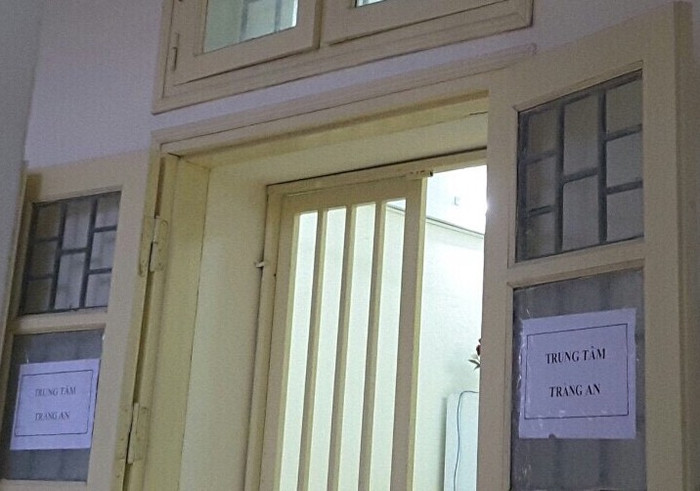 Trung tâm Tràng An được trường Trung học Cơ sở Đống Đa cho mượn phòng để thu tiền học thêm (ảnh Trinh Phúc). Trung tâm Tràng An được trường Trung học Cơ sở Đống Đa cho mượn phòng để thu tiền học thêm (ảnh Trinh Phúc).