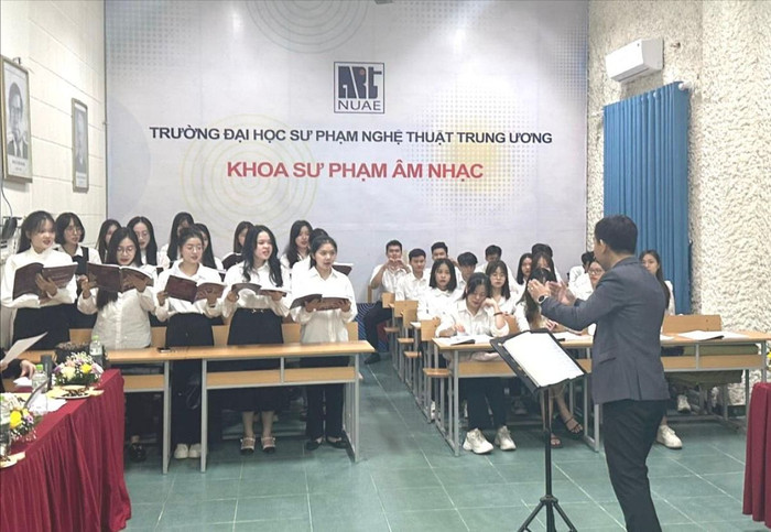 Khoa Sư phạm Âm nhạc của Trường Đại học Sư phạm Nghệ thuật Trung ương tham gia Hội thi giảng viên dạy giỏi năm 2023 (Ảnh: Website nhà trường). 401647127_905365017967953_5793233476234436487_n.jpg