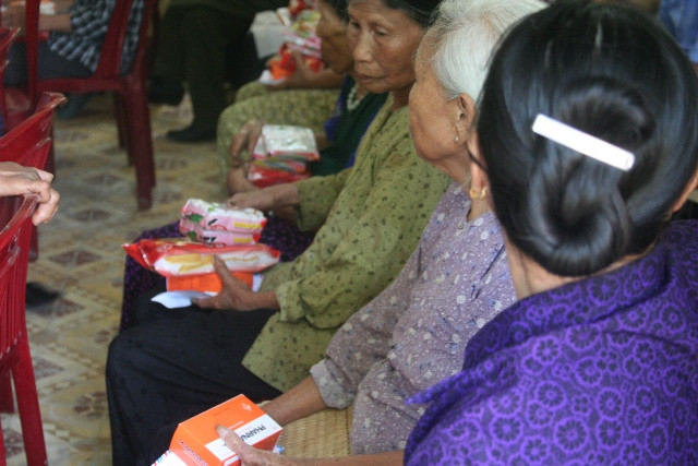 Những phần quà từ thiện Những phần quà từ thiện