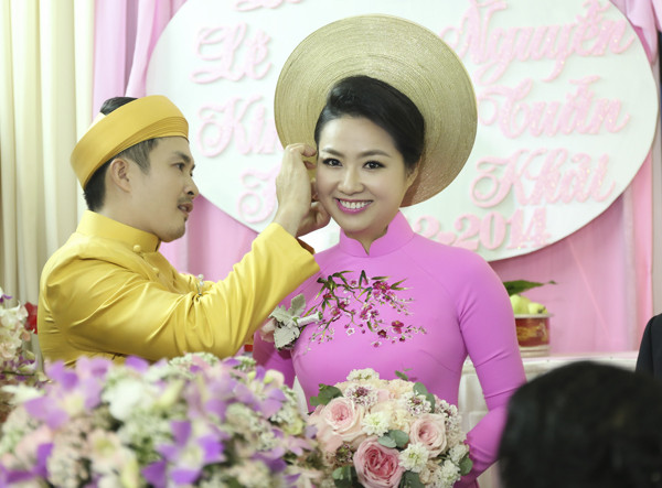 Lê Khánh hạnh phúc trong ngày trọng đại của mình.