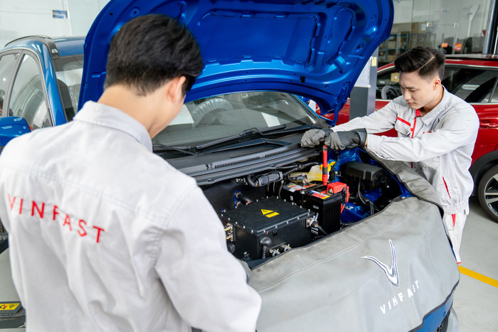 Khách hàng có thể đưa xe đến bảo dưỡng, sửa chữa, làm dịch vụ vào bất cứ thời điểm nào trong khung giờ trải dài từ 8h sáng đến 21h tối, tất cả các ngày trong tuần Khách hàng có thể đưa xe đến bảo dưỡng, sửa chữa, làm dịch vụ vào bất cứ thời điểm nào trong khung giờ trải dài từ 8h sáng đến 21h tối, tất cả các ngày trong tuần