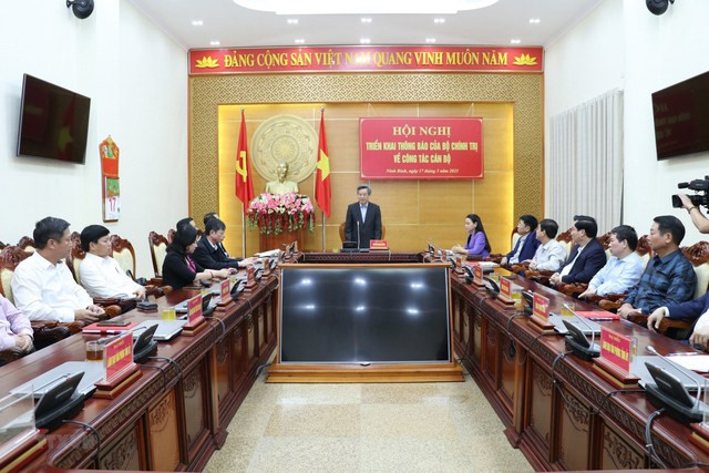 Bộ Chính trị giao Phó Bí thư Thường trực Tỉnh ủy, Chủ tịch Hội đồng nhân dân tỉnh Ninh Bình Mai Văn Tuất điều hành hoạt động của Ban Chấp hành, Ban Thường vụ Tỉnh ủy Ninh Bình đến khi Bộ Chính trị quyết định nhân sự Bí thư Tỉnh ủy Ninh Bình thay bà Nguyễn Thị Thu Hà. Bộ Chính trị giao Phó Bí thư Thường trực Tỉnh ủy, Chủ tịch Hội đồng nhân dân tỉnh Ninh Bình Mai Văn Tuất điều hành hoạt động của Ban Chấp hành, Ban Thường vụ Tỉnh ủy Ninh Bình đến khi Bộ Chính trị quyết định nhân sự Bí thư Tỉnh ủy Ninh Bình thay bà Nguyễn Thị Thu Hà.