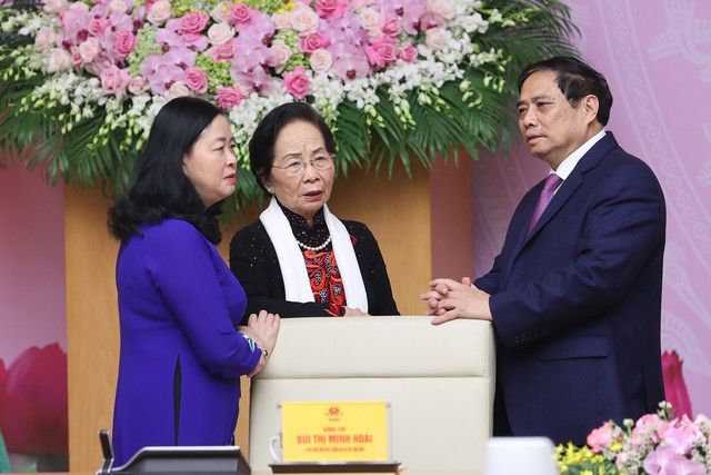 Thủ tướng Phạm Minh Chính: Những đóng góp bền bỉ, to lớn của các thế hệ nối tiếp thế hệ phụ nữ ngày càng tô thắm thêm truyền thống tốt đẹp của phụ nữ Việt Nam. Ảnh VGP/Nhật Bắc Thủ tướng Phạm Minh Chính: Những đóng góp bền bỉ, to lớn của các thế hệ nối tiếp thế hệ phụ nữ ngày càng tô thắm thêm truyền thống tốt đẹp của phụ nữ Việt Nam. Ảnh VGP/Nhật Bắc