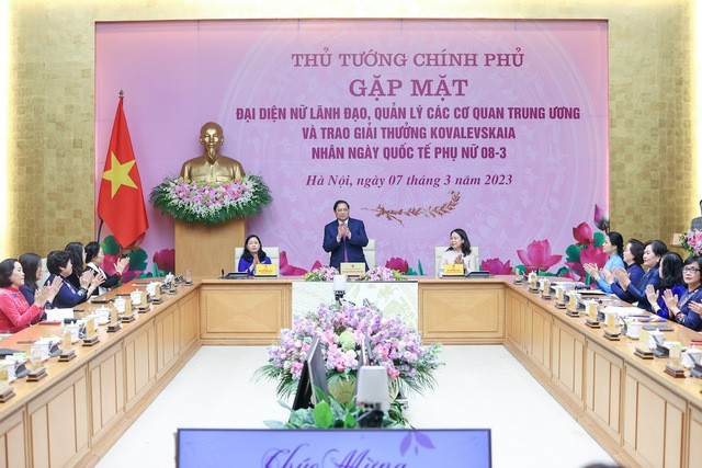 Thủ tướng Chính phủ Phạm Minh Chính chủ trì cuộc gặp mặt đại diện nữ lãnh đạo, quản lý các cơ quan Trung ương và trao giải thưởng Kovalevskaia năm 2022 nhân Ngày Quốc tế Phụ nữ 8/3. Ảnh VGP/Nhật Bắc Thủ tướng Chính phủ Phạm Minh Chính chủ trì cuộc gặp mặt đại diện nữ lãnh đạo, quản lý các cơ quan Trung ương và trao giải thưởng Kovalevskaia năm 2022 nhân Ngày Quốc tế Phụ nữ 8/3. Ảnh VGP/Nhật Bắc