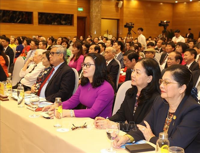 Các đại biểu dự lễ kỷ niệm. Ảnh: Trí Dũng/TTXVN Các đại biểu dự lễ kỷ niệm. Ảnh: Trí Dũng/TTXVN