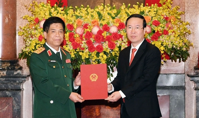 Chủ tịch nước Võ Văn Thưởng trao quyết định cho đồng chí Nguyễn Văn Nghĩa. Chủ tịch nước Võ Văn Thưởng trao quyết định cho đồng chí Nguyễn Văn Nghĩa.