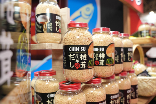 Chỉ với một vài muỗng hạt nêm cao cấp Chin-su, nhiều món ngon nổi danh Nhật Bản nhanh chóng ra đời. Chỉ với một vài muỗng hạt nêm cao cấp Chin-su, nhiều món ngon nổi danh Nhật Bản nhanh chóng ra đời.