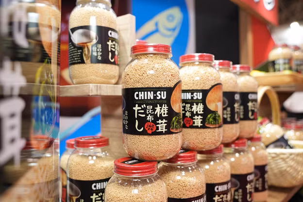 Chỉ với một vài muỗng hạt nêm cao cấp Chin-su, nhiều món ngon nổi danh Nhật Bản nhanh chóng ra đời. Chỉ với một vài muỗng hạt nêm cao cấp Chin-su, nhiều món ngon nổi danh Nhật Bản nhanh chóng ra đời.