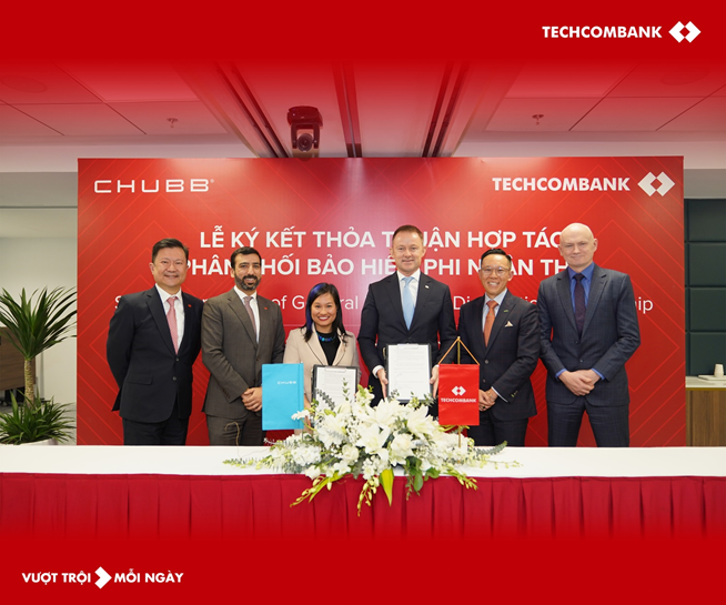 Lễ ký kết thỏa thuận hợp tác phân phối Bảo hiểm phi nhân thọ giữa Techcombank và Chubb Lễ ký kết thỏa thuận hợp tác phân phối Bảo hiểm phi nhân thọ giữa Techcombank và Chubb