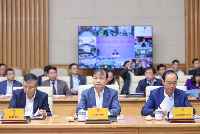 Các đại biểu dự Hội nghị tại đầu cầu Văn phòng Chính phủ - Ảnh VGP/Nhật Bắc Các đại biểu dự Hội nghị tại đầu cầu Văn phòng Chính phủ - Ảnh VGP/Nhật Bắc