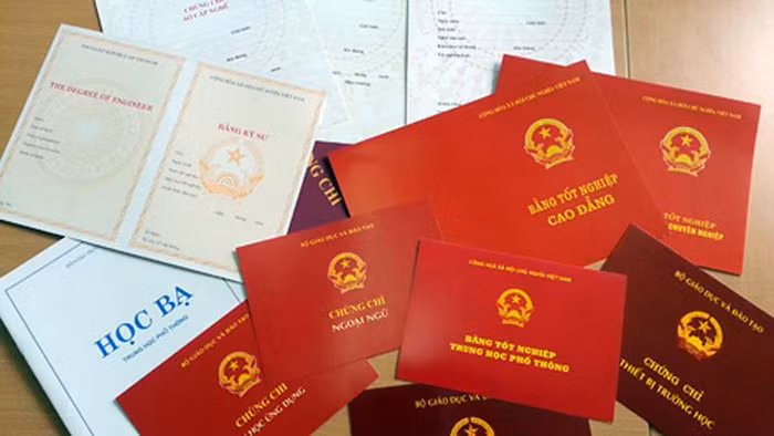 Đắk Lắk chỉ đạo làm rõ thông tin việc hàng chục trường hợp viên chức, cán bộ cấp phó trưởng phòng dùng bằng cấp ba không hợp lệ. (Ảnh: giaoduc.net.vn) Đắk Lắk chỉ đạo làm rõ thông tin việc hàng chục trường hợp viên chức, cán bộ cấp phó trưởng phòng dùng bằng cấp ba không hợp lệ. (Ảnh: giaoduc.net.vn)