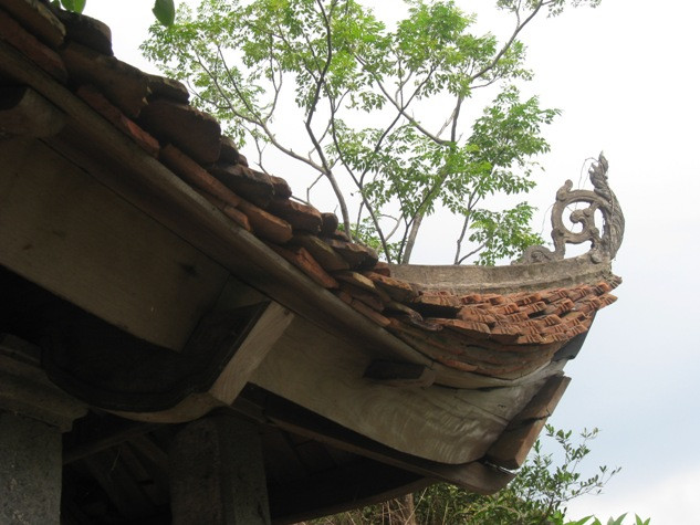 Nét cong mái chùa giữ đỉnh núi cao chót vót Nét cong mái chùa giữ đỉnh núi cao chót vót