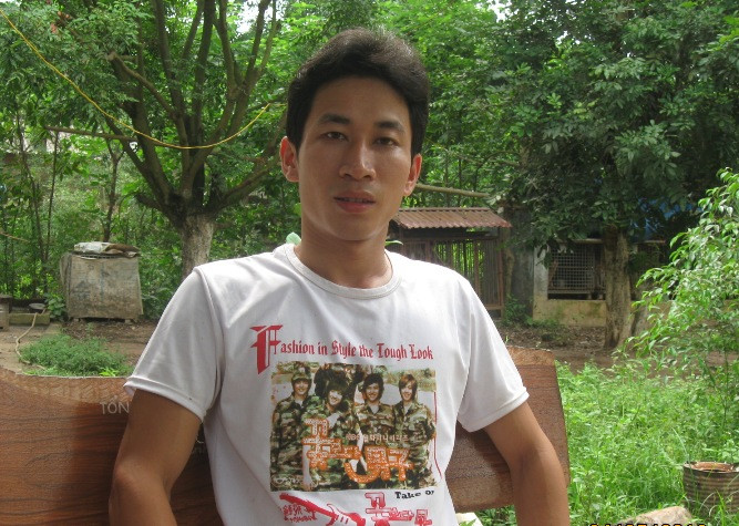 Anh Đinh Thế Vinh một chủ trang trại chăn nuôi huân luyện chó Béc giê chia sẻ với phóng viên về kỹ nghệ chọn loài khuyển đặc biệt này