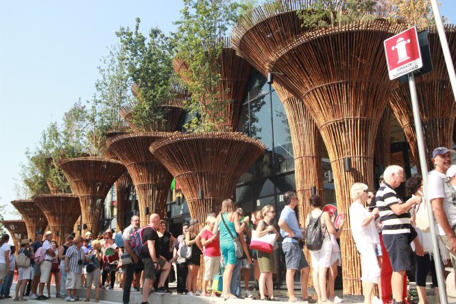 Khách hàng thăm nhà triển lãm - Ảnh: Nhà Việt Nam.