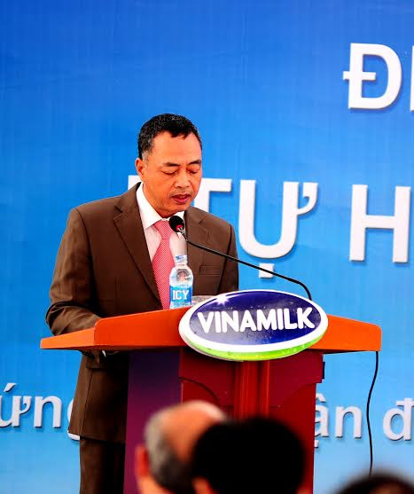 Ông Tạ Minh Phượng - Giám đốc kỹ thuật Nhà máy sữa Vinamilk Nghệ An phát biểu tại buổi lễ. Ông Tạ Minh Phượng - Giám đốc kỹ thuật Nhà máy sữa Vinamilk Nghệ An phát biểu tại buổi lễ.