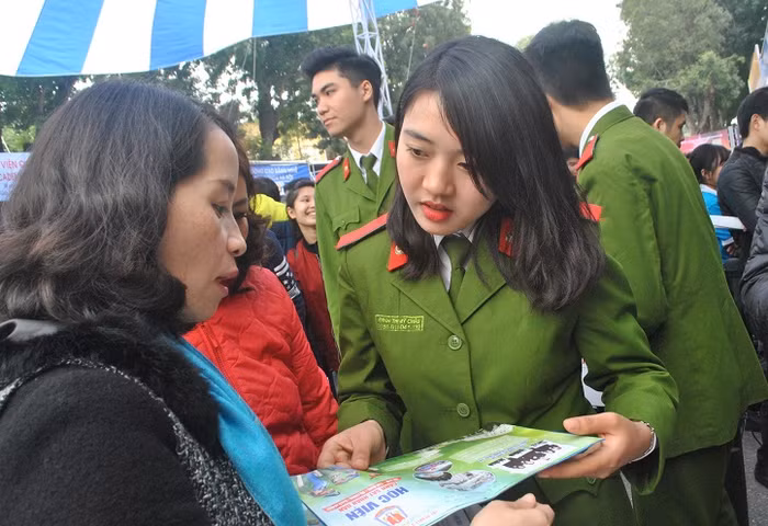 Chuyên gia bày cách để thí sinh học ngành dễ kiếm việc làm ảnh 3