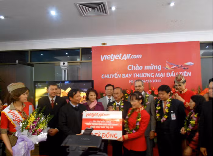 Chính thức cất cánh trên bầu trời Việt Nam, VietJetAir tài trợ đặt Logo“biểu tượng du lịch Việt Nam" trên máy bay trị giá 2.5 tỷ đồng