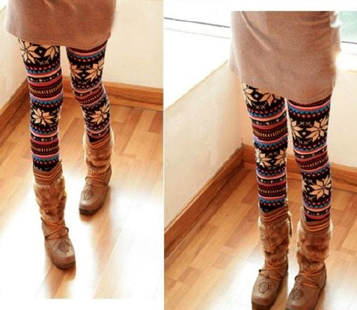 Với chất len mỏng và họa tiết lạ mắt, quần len hươu này thích hợp cho mọi thời tiết, đặc biệt là những lúc tiết trời trở lạnh. Có 03 màu đen trắng, nâu vàng và màu hoa văn thổ cẩm, giá bán là 90.000 đồng/chiếc. Với chất len mỏng và họa tiết lạ mắt, quần len hươu này thích hợp cho mọi thời tiết, đặc biệt là những lúc tiết trời trở lạnh. Có 03 màu đen trắng, nâu vàng và màu hoa văn thổ cẩm, giá bán là 90.000 đồng/chiếc.