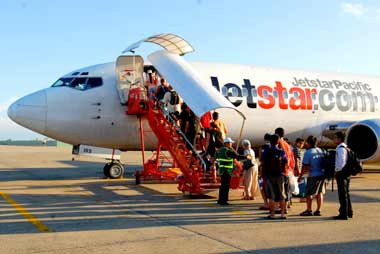 Trong 3 ngày liên tục, từ 00 giờ 1 phút ngày 23/12 đến 23 giờ 59 phút ngày 25/12, giá vé của Jetstar Pacific khuyến mại chỉ còn 490 nghìn đồng/chặng cho 02 người.