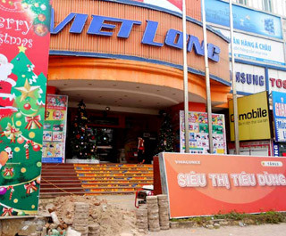 Siêu thị điện máy Việt Long vốn là một trong số ít những doanh nghiệp trụ lại được trên thị trường kinh doanh điện máy cạnh tranh khá gay gắt ở quận Hà Đông.