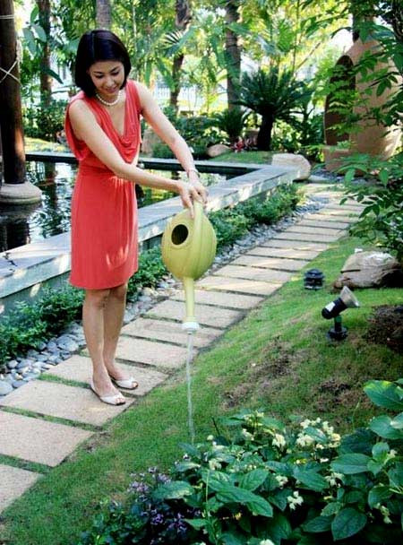 Biệt thự của hoa hậu Hà Kiều Anh nằm êm đềm trong khu villa Lan Anh, quận 2, TP.HCM. Với sở thích trang trí nhà cửa, đã từ lâu Hà Kiều Anh đam mê với việc kinh doanh bất động sản.