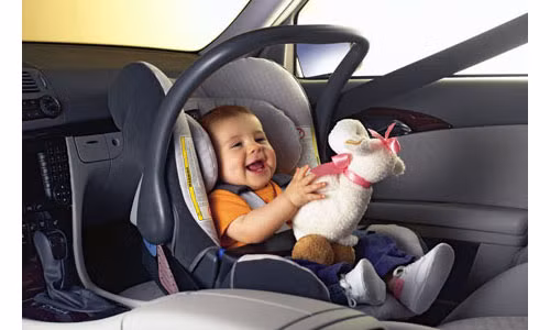 Ông Đồng cảnh báo không nên nổ máy xe trong nhà kín, nhất là khi có trẻ em, vì nguy cơ tử vong của trẻ em dưới 1 tuổi gấp ba lần so với người lớn.