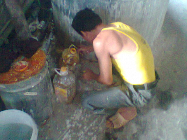 Chỉ cần pha một ít thìa nhỏ vào bể bột là màu miến trở nên vàng đẹp, bắt mắt. Chỉ cần pha một ít thìa nhỏ vào bể bột là màu miến trở nên vàng đẹp, bắt mắt.