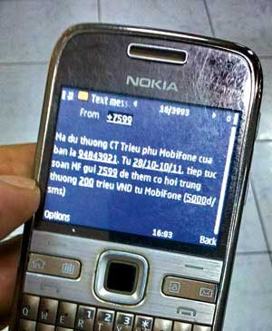 Bày trò tin nhắn "triệu phú Mobifone", đại gia nhà mạng đua nhau hốt bạc. Bày trò tin nhắn "triệu phú Mobifone", đại gia nhà mạng đua nhau hốt bạc.