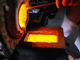 Theo nhận định của các chuyên gia, vàng vọt mốc 46 triệu đồng/lượng, vàng khẳng định xu hướng tăng trong thời gian tới. Theo nhận định của các chuyên gia, vàng vọt mốc 46 triệu đồng/lượng, vàng khẳng định xu hướng tăng trong thời gian tới.