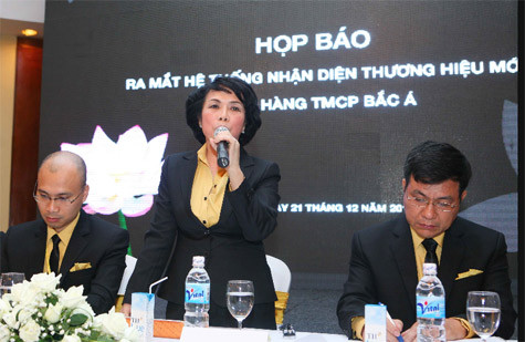 Trong buổi ra mắt hệ thống nhận diện và chiến lược thương hiệu mới của ngân hàng Bắc Á, bà Thái Hương, TGĐ cho biết: Với việc dùng từ "sạch", tôi chỉ muốn đưa ra một thông điệp sữa sạch của TH. Trong buổi ra mắt hệ thống nhận diện và chiến lược thương hiệu mới của ngân hàng Bắc Á, bà Thái Hương, TGĐ cho biết: Với việc dùng từ "sạch", tôi chỉ muốn đưa ra một thông điệp sữa sạch của TH.