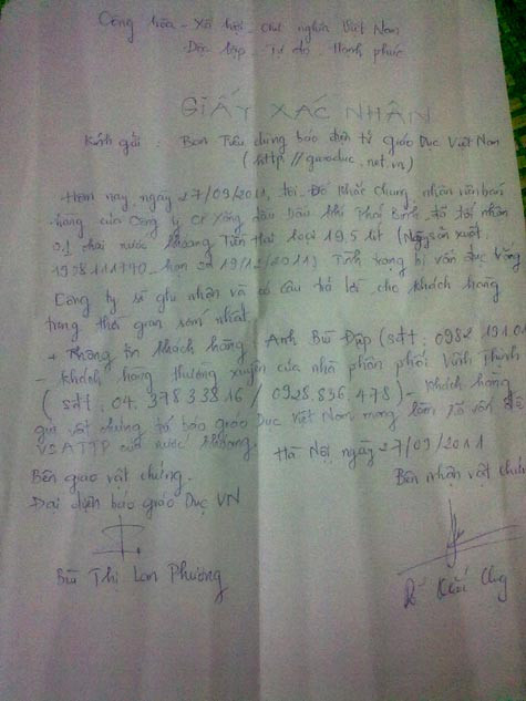 Xác nhận tình trạng vẩn đục trắng trong nước của nhân viên đại diện công ty sản xuất nước khoáng Tiền Hải. Xác nhận tình trạng vẩn đục trắng trong nước của nhân viên đại diện công ty sản xuất nước khoáng Tiền Hải.