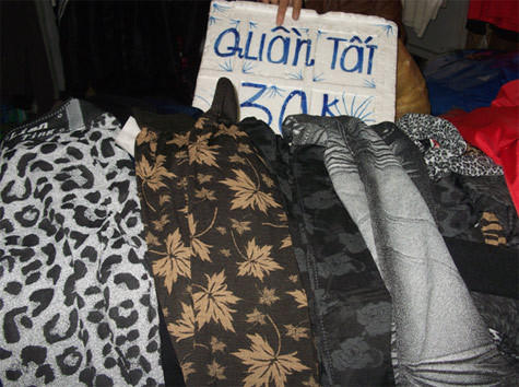 Rét lạnh, cửa hàng phố Gia Ngư bán được 500 quần tất/ngày ảnh 1