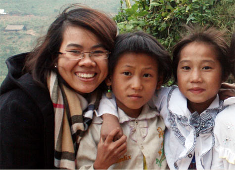 Lê Thị Lụa, làm việc tại Công ty Licogi: "Xa Kim Bon rồi mà lòng cứ vấn vương". Lê Thị Lụa, làm việc tại Công ty Licogi: "Xa Kim Bon rồi mà lòng cứ vấn vương".