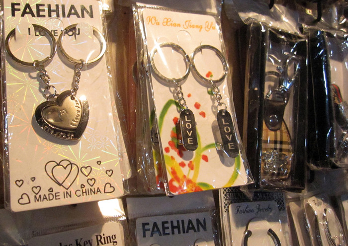 Tất cả đều được gắn mác “Made in China” rất rõ ràng. Tất cả đều được gắn mác “Made in China” rất rõ ràng.