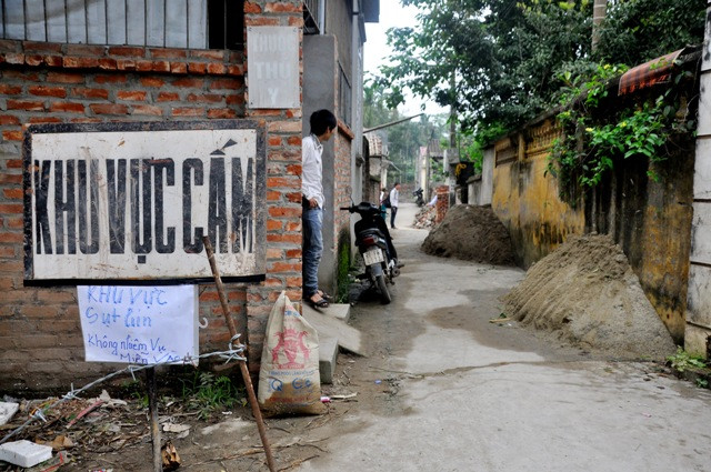 Ngay sau khi sự việc xảy ra, các cơ quan chức năng xã Yên Sơn đã yêu cầu người dân quanh khu vực ảnh hưởng di dời đến nơi khác để đảm bảo an toàn và tiếp tục điều tra tìm nguyên nhân.