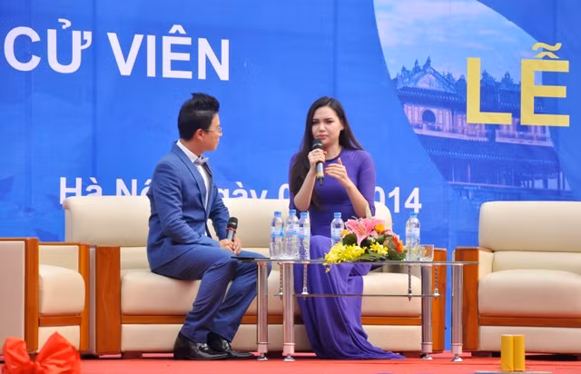 Không quá nổi bật trong giao tiếp nhưng người mẫu Diệu Hân lại làm cho khán giả thấy được nhiệt huyết của tuổi trẻ và đam mê của mình trong vai trò ứng viên đại sứ du lịch Việt Nam.