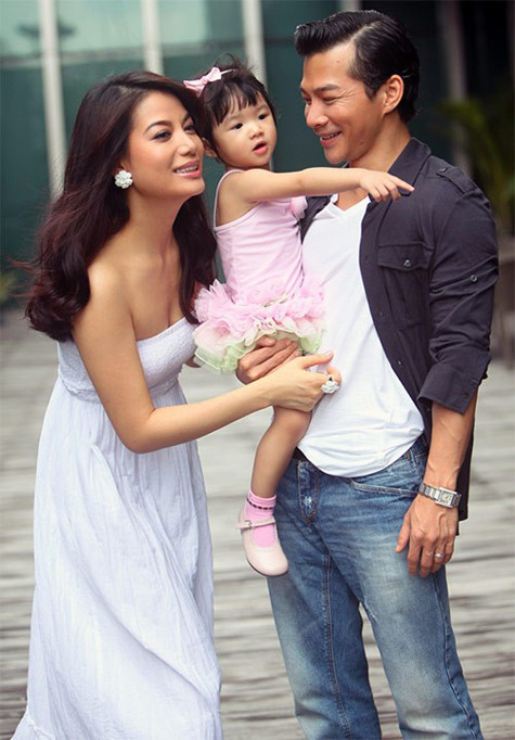 Những khoảnh khắc hạnh phúc của Bảo Sơn và Ngọc Ánh bên con gái