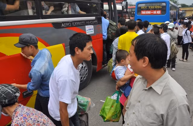 Tất cả đều hối hả…