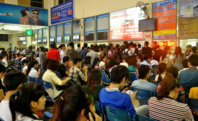 Phòng chờ bến xe Mỹ Đình trong chiều ngày 29/4. Phòng chờ bến xe Mỹ Đình trong chiều ngày 29/4.