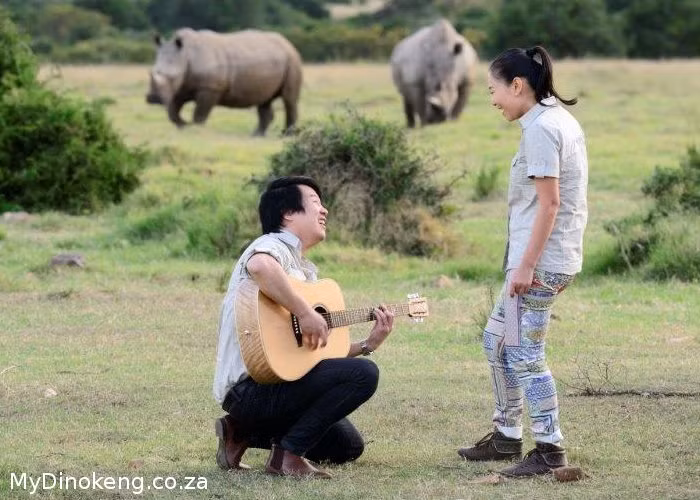 Thu Minh, Thanh Bùi đàn hát ở Nam Phi