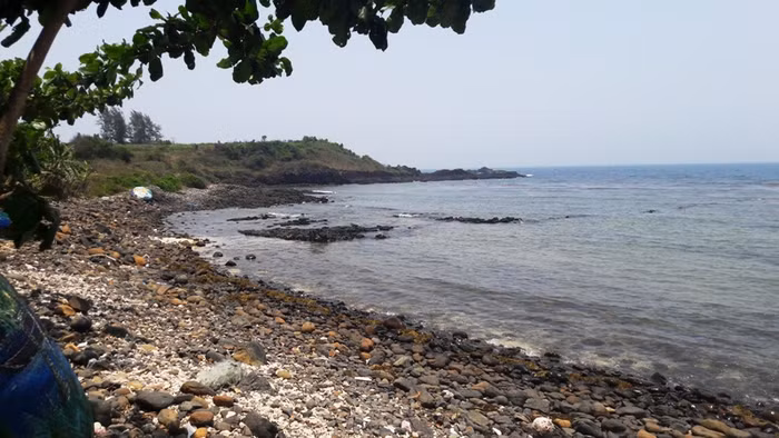 Không gian biển, núi với những ghềnh đá rất đẹp, cuốn hút du khách. Nhưng trong tương lai sẽ bị đưa vào dự án của FLC?