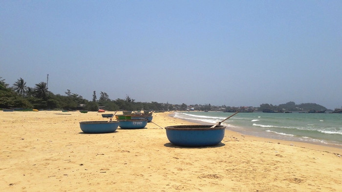 Những làng chài ven biển sẽ ra sao khi chủ đầu tư quây kín, &quot;biến&quot; không gian biển công cộng thành những bãi tắm khép kín, chỉ dành riêng cho du khách?