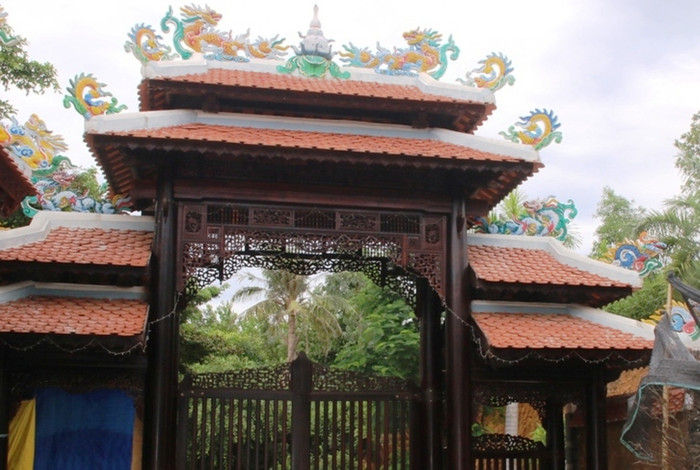 Khu biệt phủ này được xây dựng trái phép trên phần đất rừng nên chính quyền Đà Nẵng yêu cầu phải tháo dỡ. (Ảnh chụp lúc khu biệt phủ mới hoàn thiện).