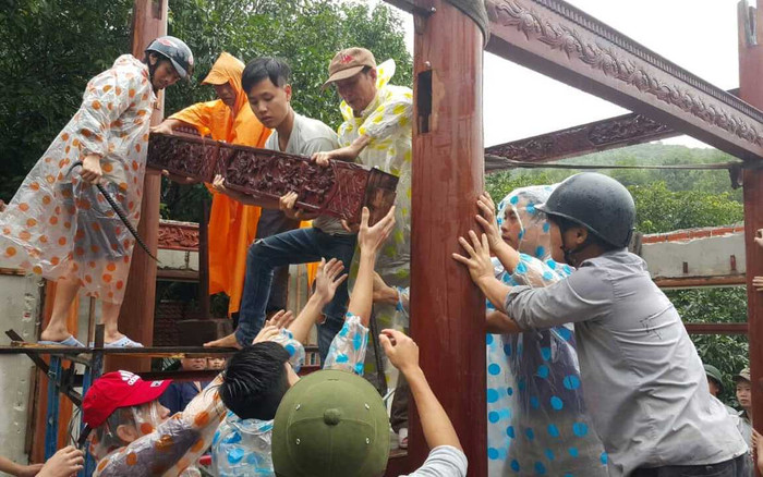 Ủy ban nhân dân quận Liên Chiểu đã cử lực lượng đến kiểm tra, giám sát việc tháo dỡ.