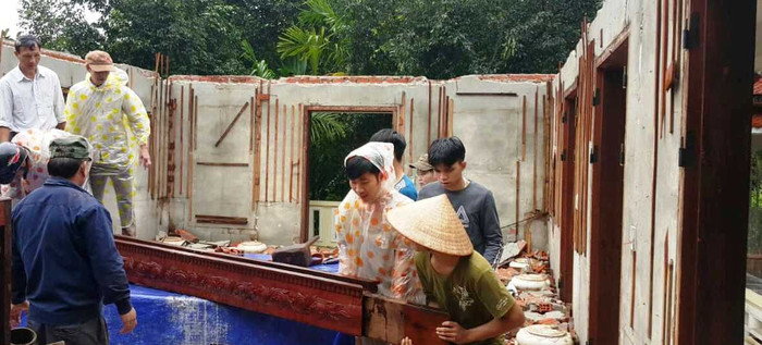 Khu biệt phủ này từng gây xôn xao dư luận vì nó được xây dựng trái phép trên phần đất rừng.